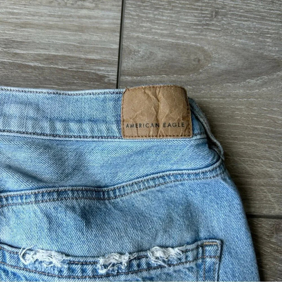 American  Eagle Light Wash High Waist Baggy Jean Distressed - Picture 12 of 12